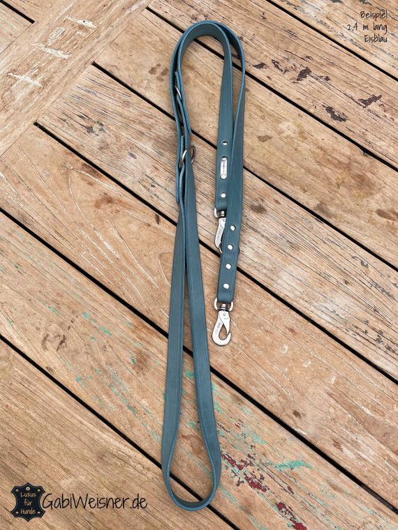 Hundeleine aus Leder in Sonderfarben, 25 mm breit, 3-fach verstellbar, Hellblau-Eisblau.