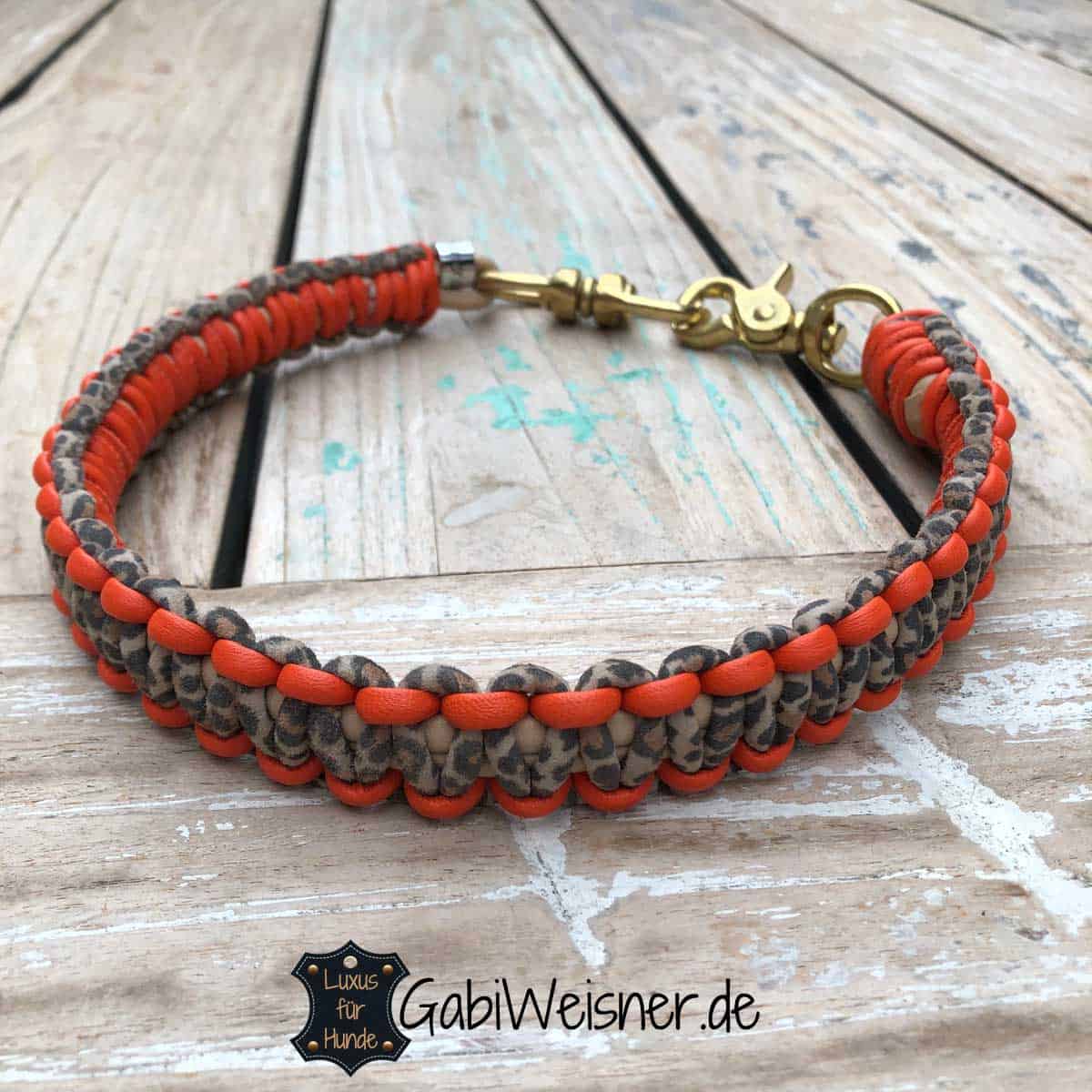 Hundehalsband Leopard Hundehalsband Leopard Leder 2,5 cm breit geknotet. Bestückt mit SPRENGER® Haken und Doppelwirbel.