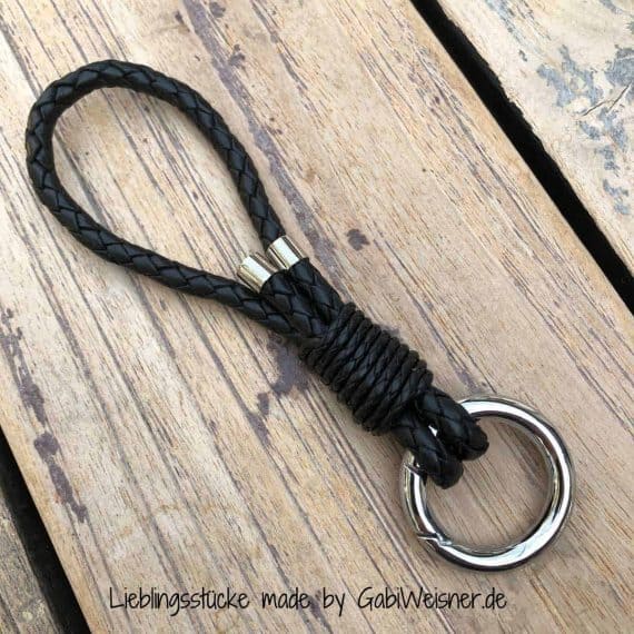 Auto Schlüsselanhänger mit Ring-Karabiner. Leder in Schwarz