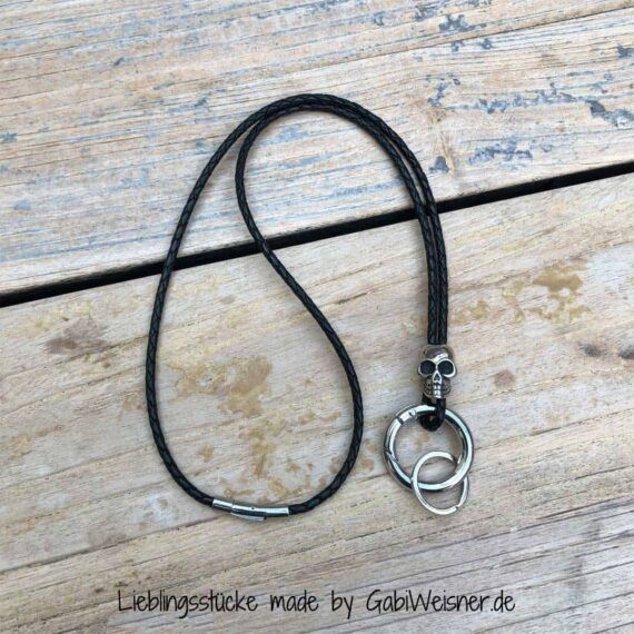 Lanyard mit Totenkopf auf Leder rund geflochten in Schwarz