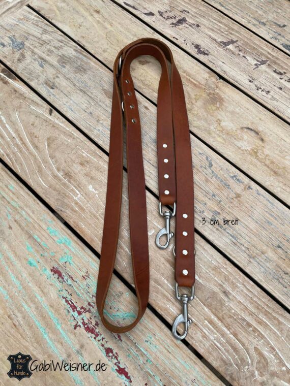 Hundeleine Leder 3 cm EXTRA BREIT. Bestückt mit Edelstahl oder Messing-Karabinern für große Hunde. Dickes weiches Leder in cognacfarben.
