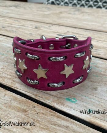 Windhundhalsband aus Leder in Pink, 5 cm breit und auslaufend geschnitten. Dekoriert mit Sternen und unserem Steppmuster in Silber-Glitzer.