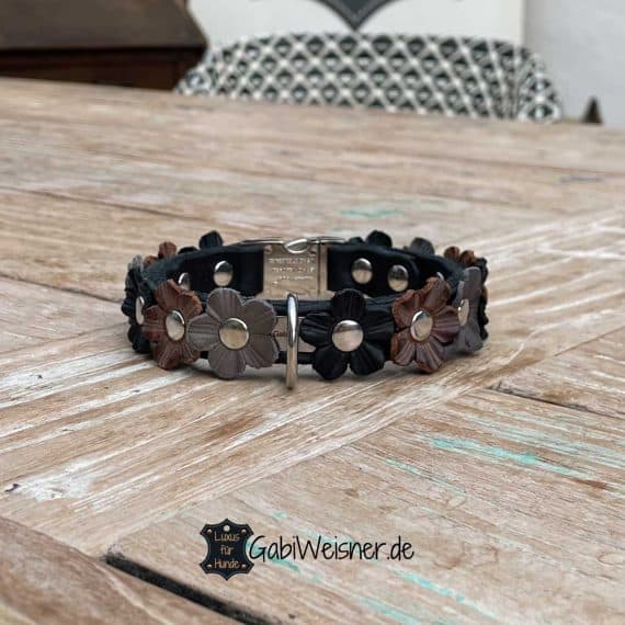 Hundehalsband mit Blumen aus Leder und Klickverschluss für kleine Hunde. Dickes weiches Leder und Blumen in den zur Auswahl stehenden Farben.