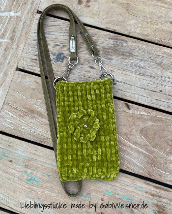 Handytasche zum Umhängen, Garn LIME mit Blume
