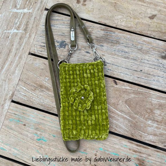 Handytasche zum Umhängen, Garn LIME mit Blume