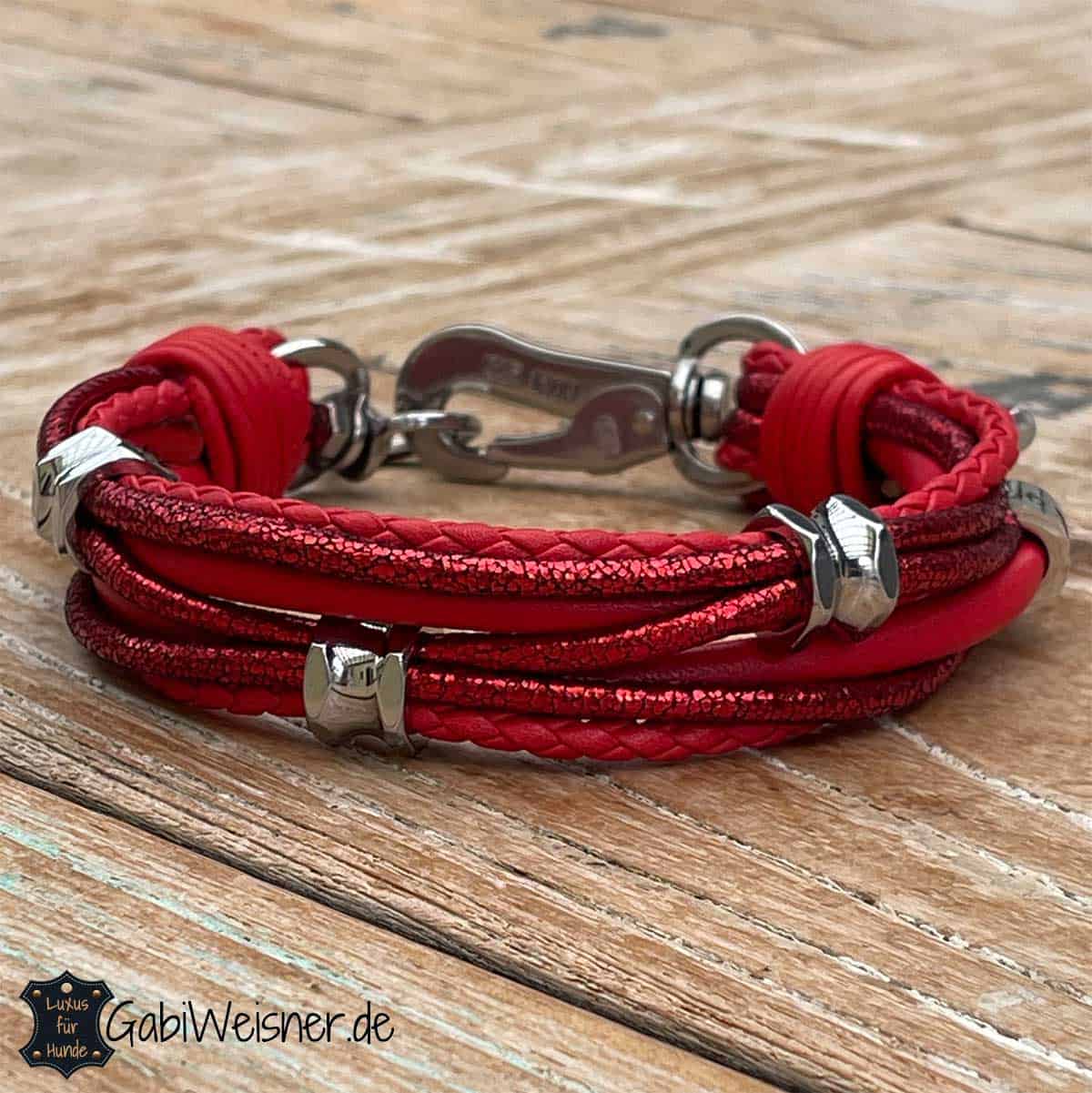 Luxus Hundehalsband aus Leder in Rot, für kleine Hunde.