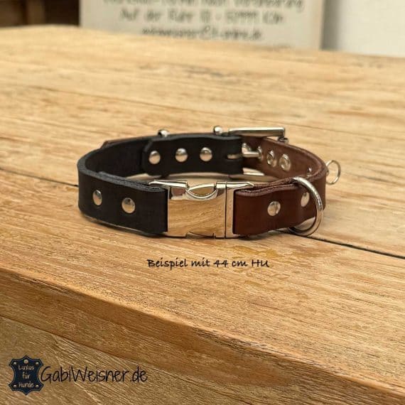 Hundehalsband mit Klickverschluss und verstellbar in Ösen, Leder 25 mm breit.