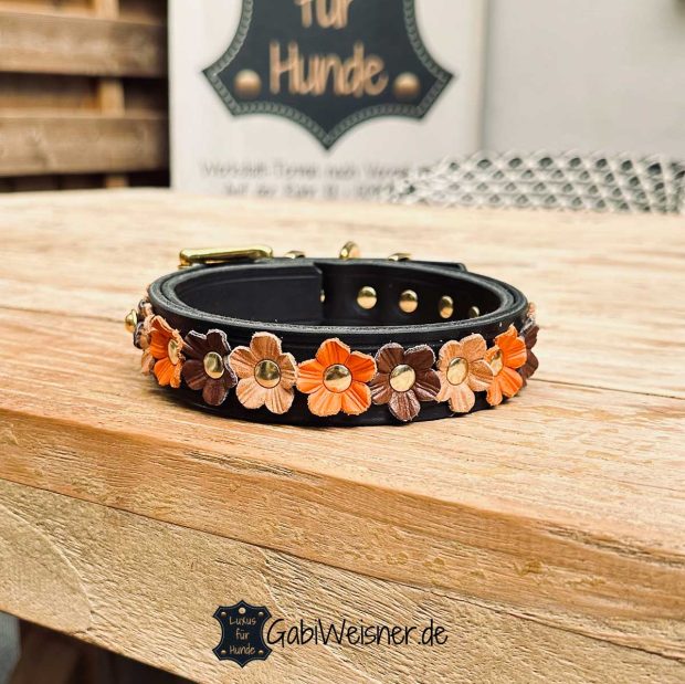 Hundehalsband aus Leder mit Blumen aus Leder