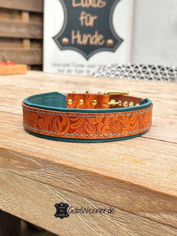 Hundehalsband aus Leder mit Floral-Prägung in Cognac
