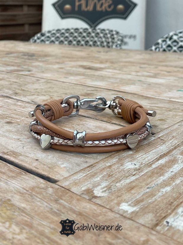Hundehalsband aus Nappaleder in Mandelfarben.