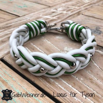 Hundehalsband-Leder-in-Weiß-mit-Grün-metallic-breit-geflochten-Tyson
