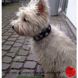 Lederhalsband-Hundehalsband-Leder-geflochten-mit-Blümchen-14