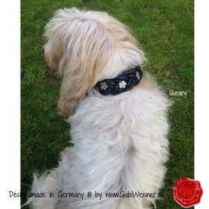 Lederhalsband-Hundehalsband-Leder-geflochten-mit-Blümchen-18