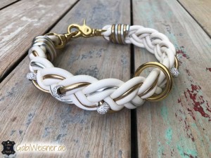 Luxus-für-Hunde-in-Elfenbein,-Gold-und-Silber-3